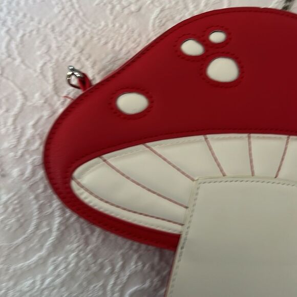 Red and White Mushroom-Shaped shoulder bag - Picture 9 of 11
